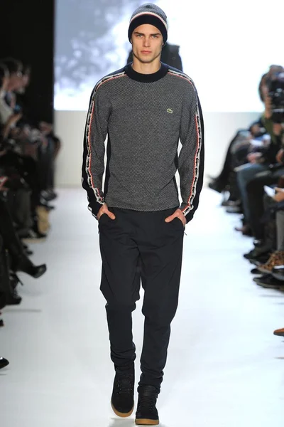 Look 18